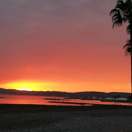Sur La Plage, Le Royal Apartmán Saint-Laurent-du-Var